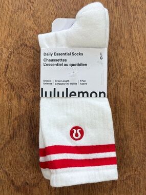 Lululemon daily essential socks crew length white/Lulu red